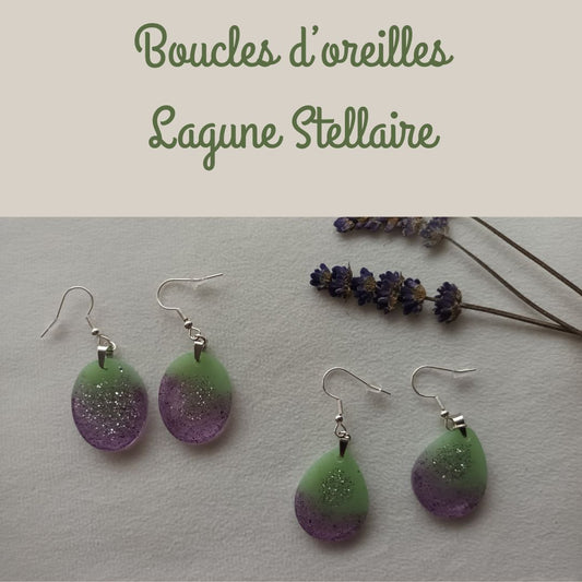 Boucles d’oreilles en résine – Collection Lagune Stellaire – Violet, vert lagune, paillettes argentées – Bijou fait main céleste et poétique
