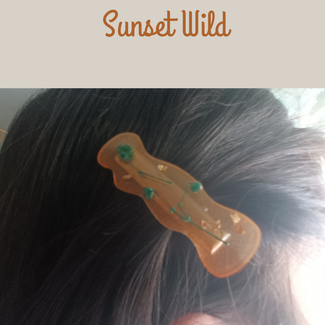 Pince à cheveux résine dorée & fleur bleue – Accessoire cheveux Sunset Wild – Bohème chic