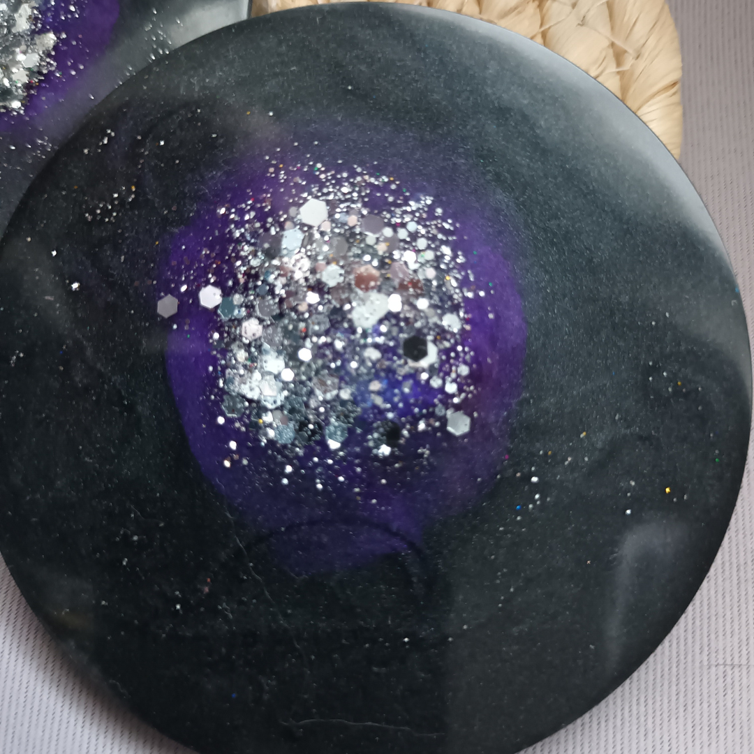 Lot de 2 Dessous de Verre Mystiques – Cercle Magique Noir & Violet – Décoration Ésotérique