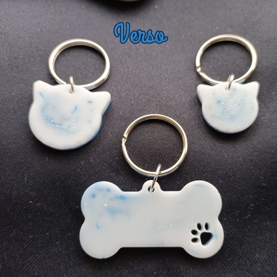 Médaillon personnalisable pour animaux – porte-clés en résine bleue marbrée – Collection Pattes & Reflets