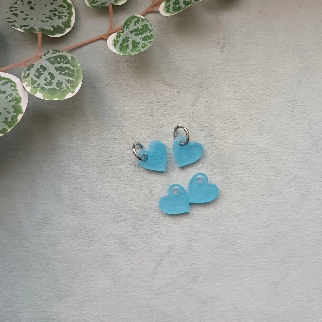 Lot de 2 pampilles cœur en résine bleu transparent – Collection Cœurs de Givre