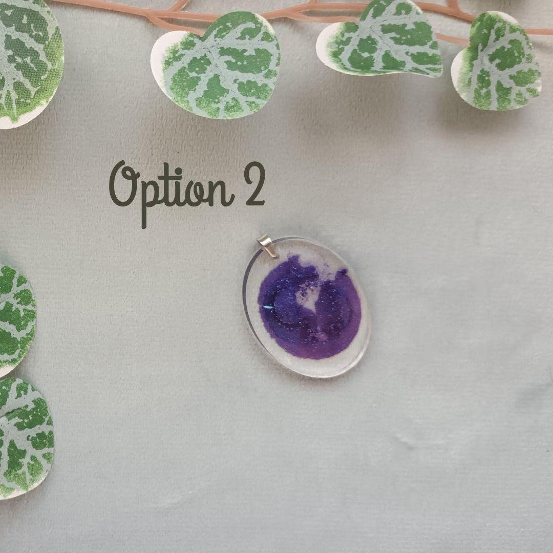 Pendentif en résine – Collection Galaxie de Paillettes – Violet, paillettes – Bijou fait main céleste et poétique