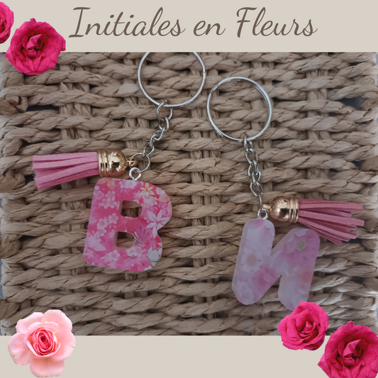 Porte-clé lettre en résine fleurie – Collection Initiales en Fleurs